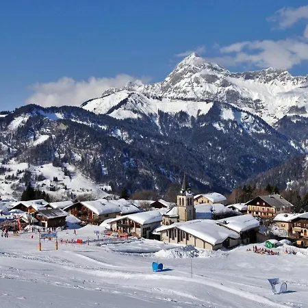 5 Personnes Proche Pistes Et Commerces - Fr-1-733-50 *