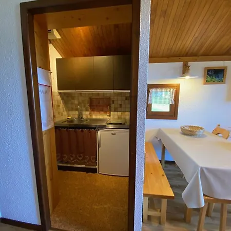 5 Personnes Proche Pistes Et Commerces - Fr-1-733-50 Apartment *